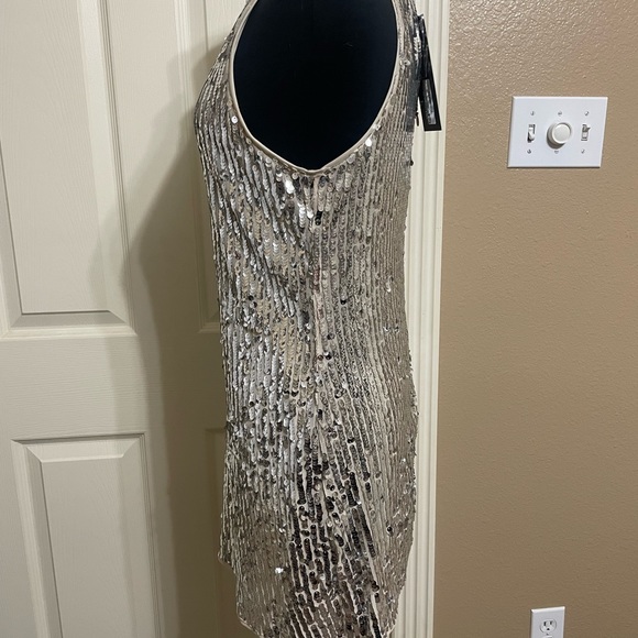 NWT!! Beautiful DO+BE sequin dress - Picture 3 of 9